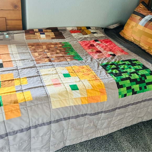 Pixel Pattern Comforter Set - Picture 1 of 7